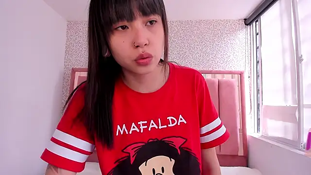 Snapshot of Hanna_Lee__ chatting on November 9, 2025, 3:43 pm Hanna Lee online show from November 9, 2025, 3:43 pm