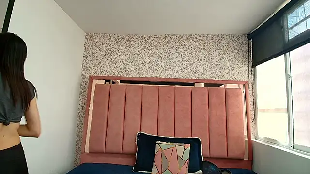 Hanna Lee   online show from March 14, 2026, 8:03 pm