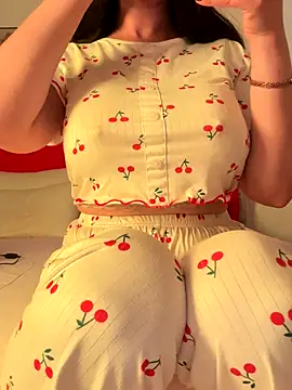 OnlyRima online show from October 3, 2025, 12:24 pm