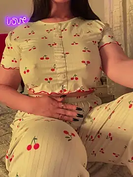 Snapshot of OnlyRima chatting on February 7, 2026, 11:30 pm OnlyRima online show from February 7, 2026, 11:30 pm