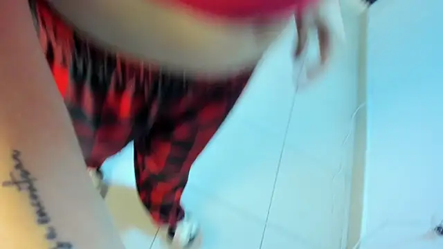 Megan Sweetas online show from November 9, 2025, 2:21 am