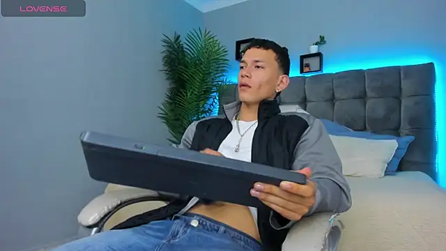 Thomas moon online show from March 2, 2026, 1:18 pm