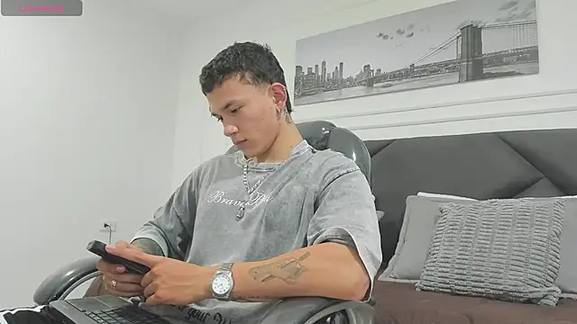 Thomas moon online show from March 23, 2026, 6:56 pm