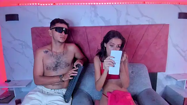 Snapshot of HellAndDante_ chatting on January 18, 2026, 1:42 am HellAndDante online show from January 18, 2026, 1:42 am