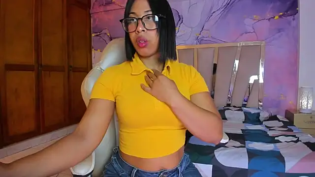 Elowen Clark online show from October 16, 2025, 8:21 pm