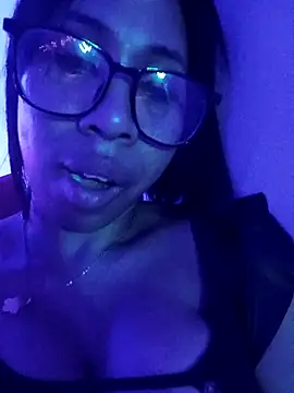 Elowen Clark online show from November 9, 2025, 4:11 am