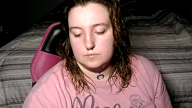 Snapshot of vanessraine chatting on April 2, 2026, 2:20 am vanessraine online show from April 2, 2026, 2:20 am