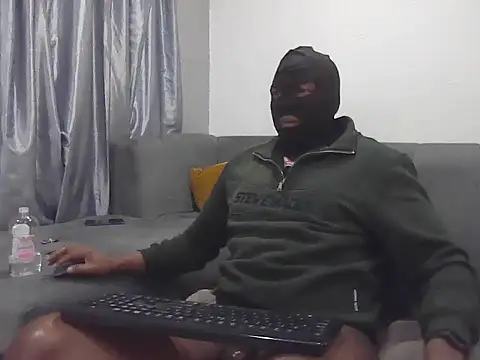 GigoloSandton online show from April 13, 2026, 11:43 pm