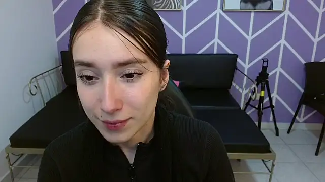 Adhara Kitten online show from December 4, 2025, 2:15 pm