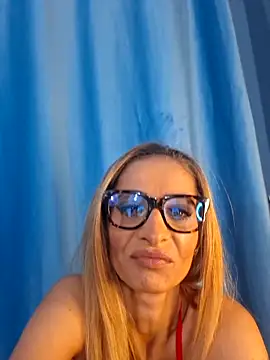 Snapshot of aellabeyonce chatting on October 25, 2025, 11:40 am aellabeyonce online show from October 25, 2025, 11:40 am