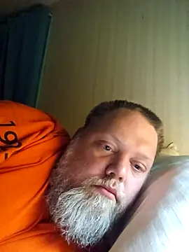 Snapshot of Snow_Cowboy chatting on December 19, 2025, 10:33 am Snow Cowboy online show from December 19, 2025, 10:33 am