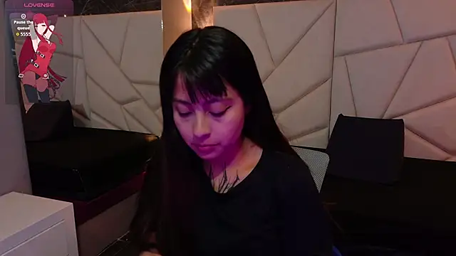 Snapshot of sophiaa_7 chatting on November 4, 2025, 11:20 am sophiaa 7 online show from November 4, 2025, 11:20 am