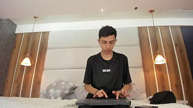 NickandAbby  online show from July 23, 2026, 3:48 am