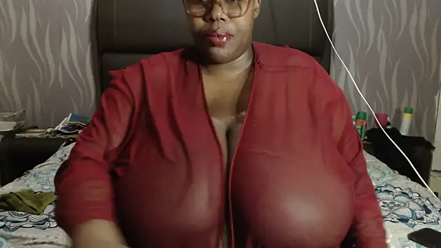 Snapshot of BoobsQueen46K chatting on November 27, 2025, 7:49 pm BoobsQueen46K online show from November 27, 2025, 7:49 pm