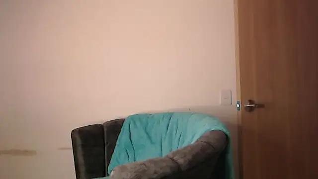 Snapshot of -Ivonny chatting on September 25, 2025, 10:24 pm -Ivonny online show from September 25, 2025, 10:24 pm