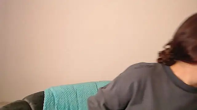 Snapshot of -Ivonny chatting on November 11, 2025, 10:10 pm -Ivonny online show from November 11, 2025, 10:10 pm