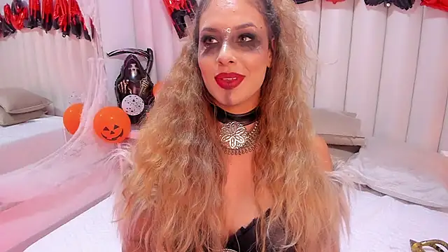 CataRicci online show from October 31, 2025, 7:15 pm