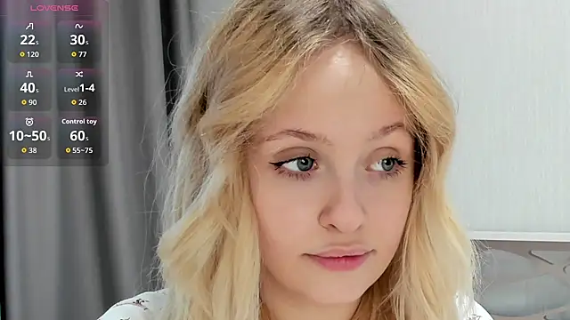 Julliakoill online show from October 11, 2025, 7:51 am