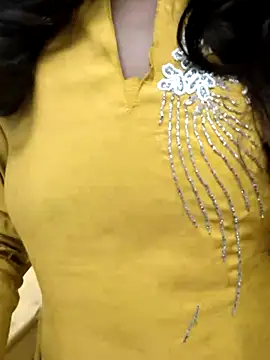 Snapshot of Kayna_Rawat chatting on November 5, 2025, 10:48 am Kayna Rawat online show from November 5, 2025, 10:48 am