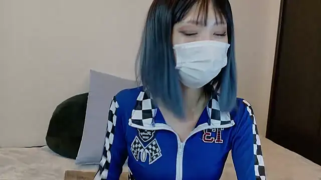 sarina at online show from February 15, 2026, 9:41 am