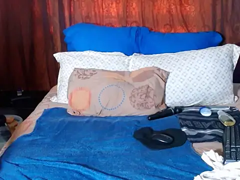 BOUNCINGASSX online show from March 8, 2026, 12:31 pm