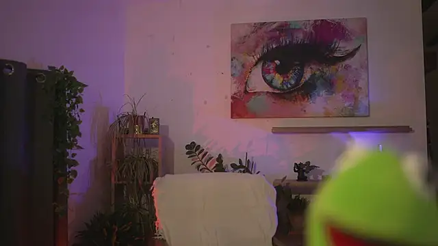 m1agarand online show from April 18, 2026, 6:34 pm