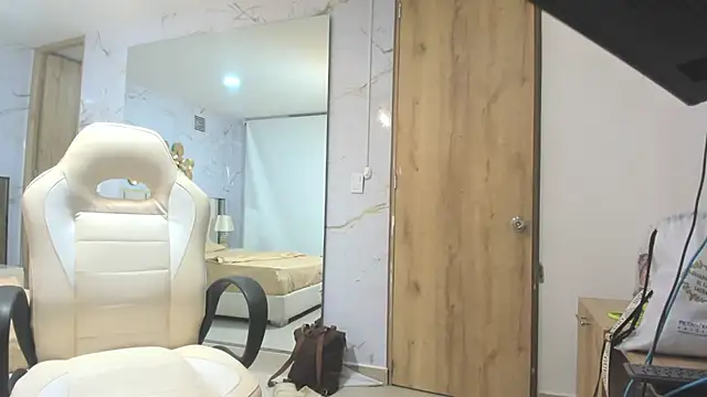 BabyAngel18  online show from September 29, 2025, 10:31 am