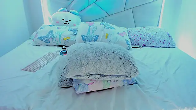 Snapshot of Sweeetcurvyx chatting on October 15, 2025, 6:13 am Sweeetcurvyx online show from October 15, 2025, 6:13 am