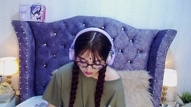 RavenLove  online show from October 25, 2025, 8:58 pm