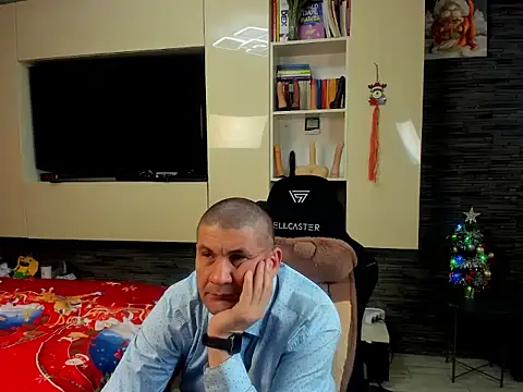 SpartacusDaddy48 online show from January 6, 2026, 6:00 pm