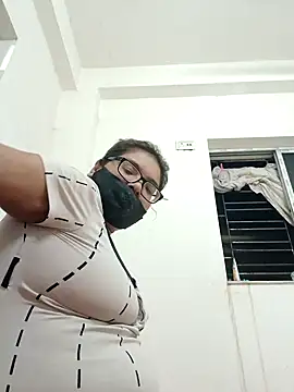 Snapshot of Elie_couple143 chatting on September 13, 2025, 4:40 pm Elie couple143 online show from September 13, 2025, 4:40 pm