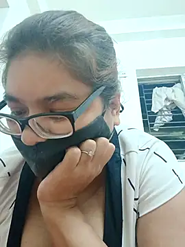 Snapshot of Elie_couple143 chatting on September 27, 2025, 4:23 pm Elie couple143 online show from September 27, 2025, 4:23 pm