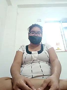 Snapshot of Elie_couple143 chatting on October 3, 2025, 7:49 am Elie couple143 online show from October 3, 2025, 7:49 am