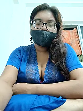 Snapshot of Elie_couple143 chatting on October 19, 2025, 6:41 pm Elie couple143 online show from October 19, 2025, 6:41 pm