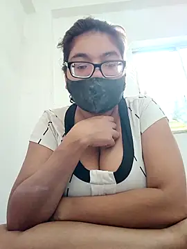 Snapshot of Elie_couple143 chatting on October 21, 2025, 2:34 am Elie couple143 online show from October 21, 2025, 2:34 am