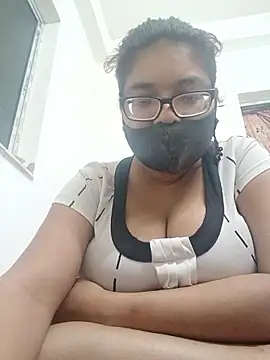 Snapshot of Elie_couple143 chatting on October 28, 2025, 12:41 pm Elie couple143 online show from October 28, 2025, 12:41 pm