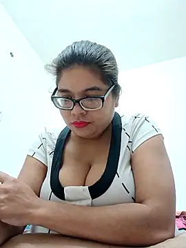 Snapshot of Elie_couple143 chatting on November 16, 2025, 1:22 am Elie couple143 online show from November 16, 2025, 1:22 am