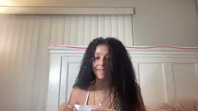 sweetnjuicyyy online show from October 10, 2025, 4:11 am