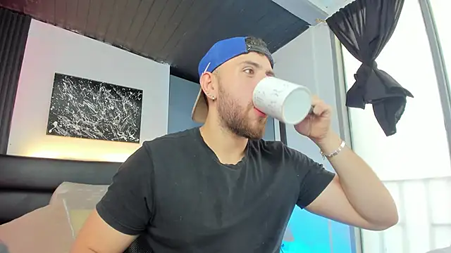 Snapshot of Maximo_Wolff chatting on September 15, 2025, 8:31 pm Maximo Wolff online show from September 15, 2025, 8:31 pm