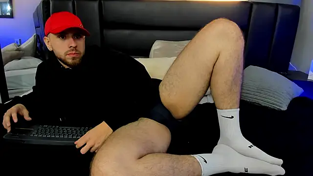 Snapshot of Maximo_Wolff chatting on September 18, 2025, 9:06 pm Maximo Wolff online show from September 18, 2025, 9:06 pm