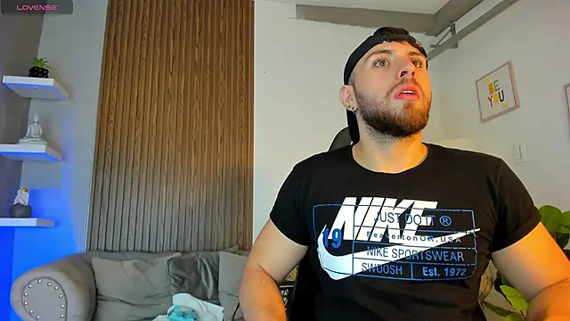 Snapshot of Maximo_Wolff chatting on September 28, 2025, 9:09 pm Maximo Wolff online show from September 28, 2025, 9:09 pm