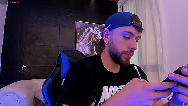 Snapshot of Maximo_Wolff chatting on October 11, 2025, 7:56 pm Maximo Wolff online show from October 11, 2025, 7:56 pm