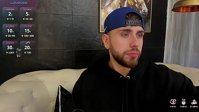 Snapshot of Maximo_Wolff chatting on October 12, 2025, 8:02 am Maximo Wolff online show from October 12, 2025, 8:02 am