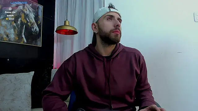 Snapshot of Maximo_Wolff chatting on November 4, 2025, 8:08 pm Maximo Wolff online show from November 4, 2025, 8:08 pm