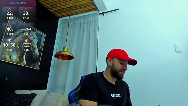 Snapshot of Maximo_Wolff chatting on November 5, 2025, 8:09 pm Maximo Wolff online show from November 5, 2025, 8:09 pm