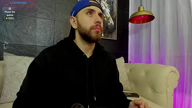 Snapshot of Maximo_Wolff chatting on November 9, 2025, 9:24 pm Maximo Wolff online show from November 9, 2025, 9:24 pm