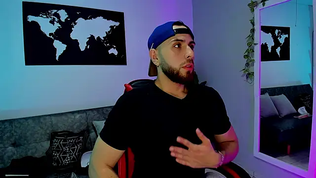 Snapshot of Maximo_Wolff chatting on November 26, 2025, 7:48 pm Maximo Wolff online show from November 26, 2025, 7:48 pm