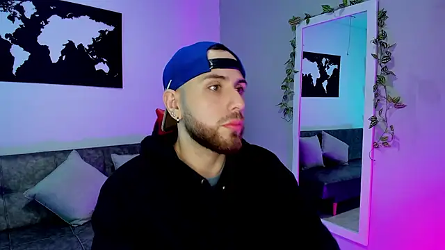 Snapshot of Maximo_Wolff chatting on November 27, 2025, 7:38 pm Maximo Wolff online show from November 27, 2025, 7:38 pm