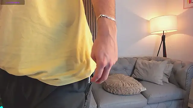 Maximo Wolff online show from March 19, 2026, 3:10 am