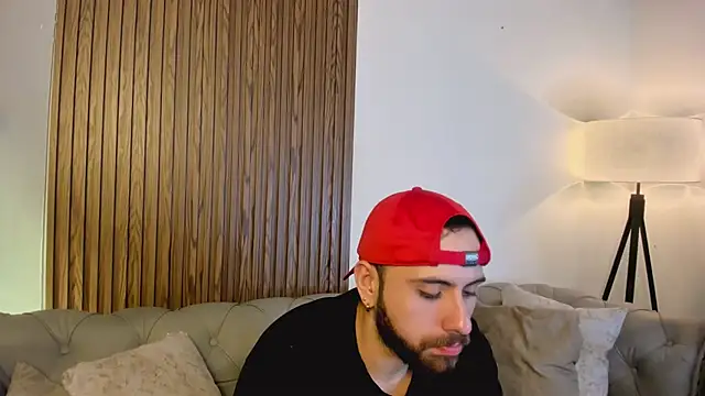 Snapshot of Maximo_Wolff chatting on May 20, 2026, 8:04 pm Maximo Wolff online show from May 20, 2026, 8:04 pm